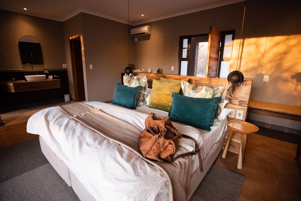 Toshari Lodge view 5