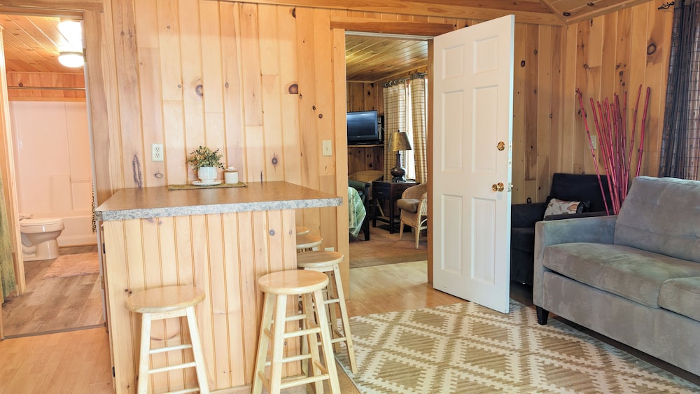 Hinckleys Dreamwood Cottages