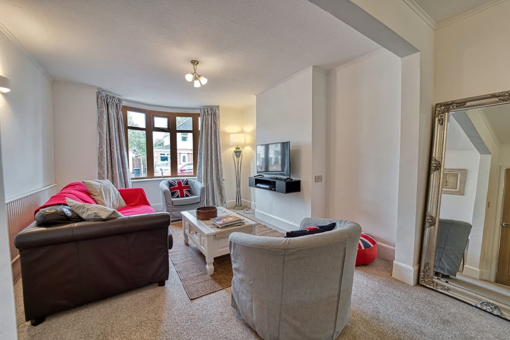 Host Stay Severn Swans House