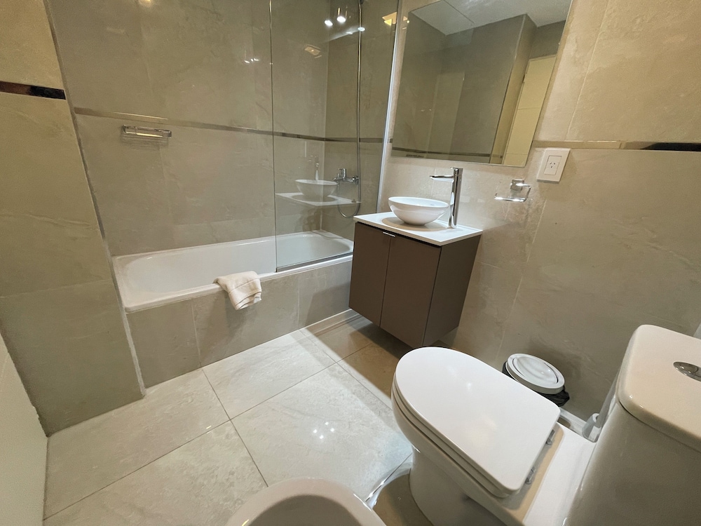 Ayres Suites Moreno