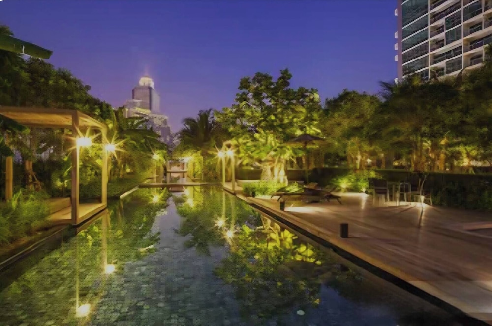 12th Floor Cozy Studio Room, 5-10 Mins Walk to Iconsiam and BTS