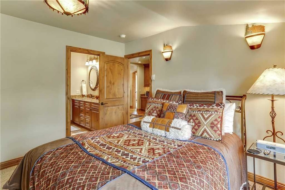 Tatonka Lodge House