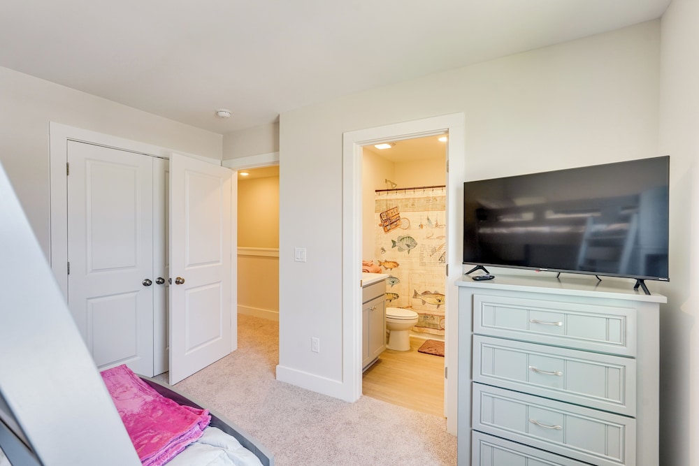 2 Mi to Ocean: Townhome w/ Pool & Dog Park in Pcb!