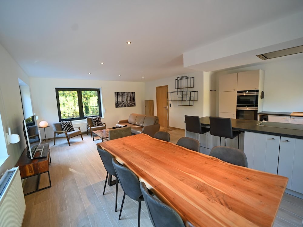 Chalet Near Durbuy With Forest & Hot Tub