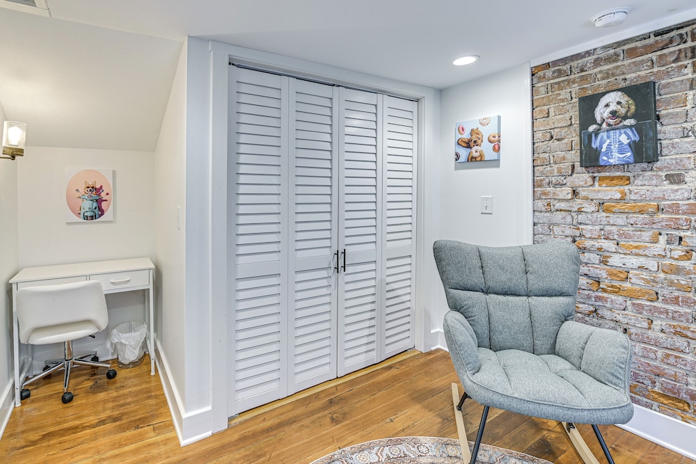 Family-friendly Louisville Gem: Prime Location!