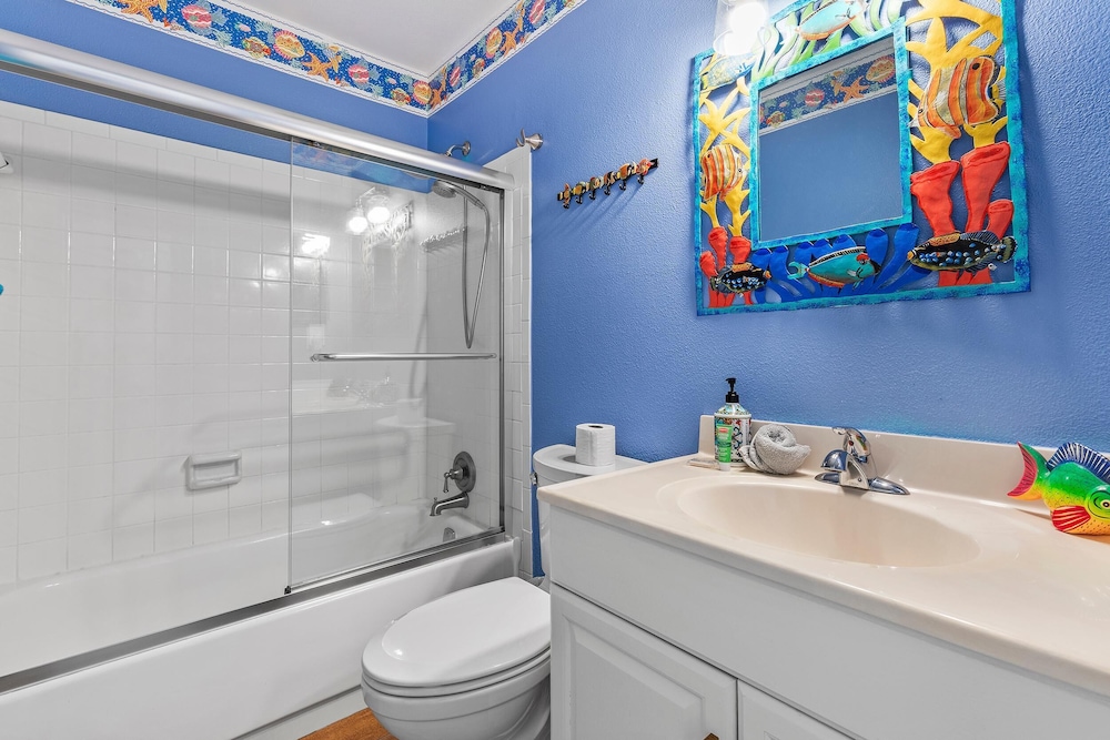 Colony Beach Club 223