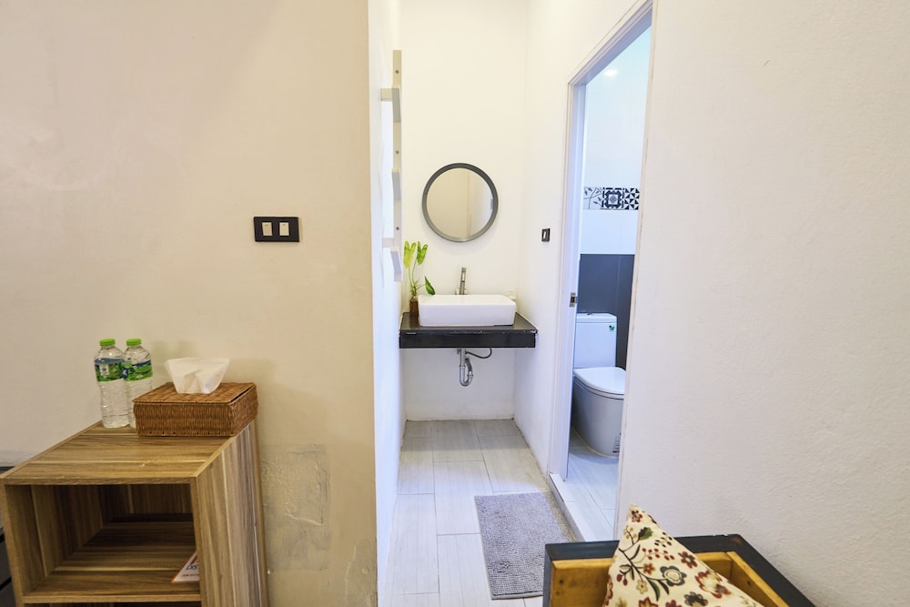 Sherloft Home & Hostel