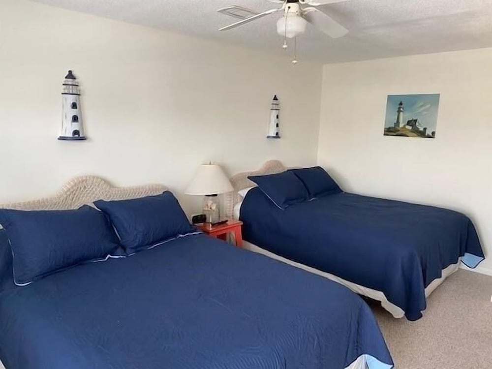 Due South - 5 Br Home
