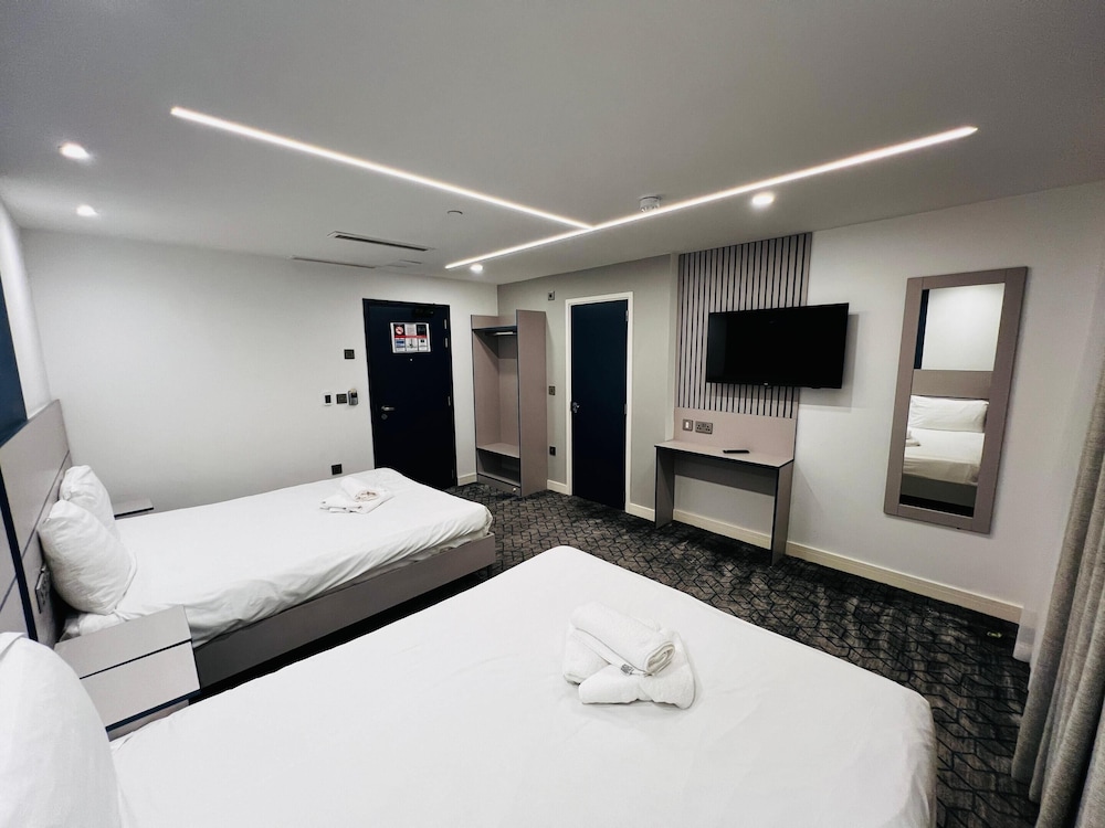 Ilford Vacations - Ilford Grand Hotel - Property Image 13