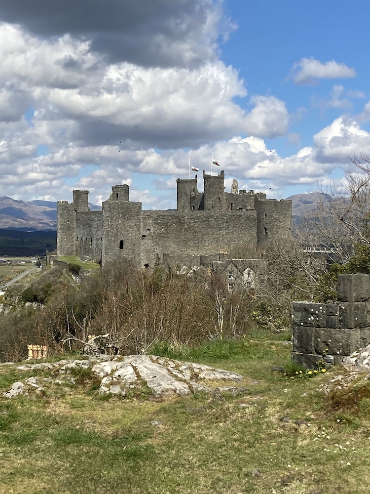 Elen's Castle Hotel