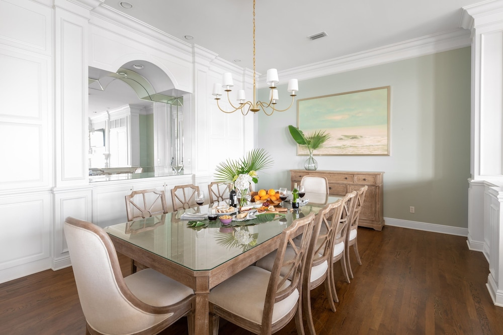 Promenade by Avantstay Beach Front Mansion w Breathtaking Views Pool