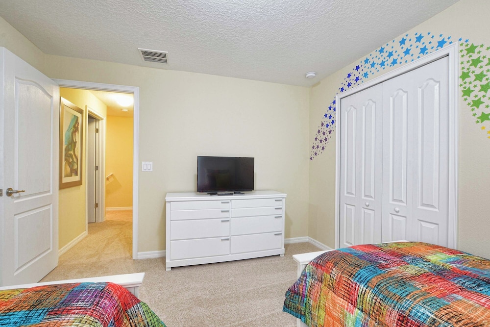 Family Friendly 5 Bedrooms Home Close to Disney 4849 - Image 2