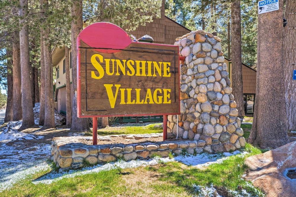Walk to Shops & Eats: Mammoth Lakes Condo w/ Pool