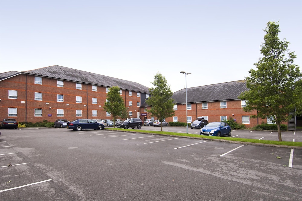 Premier Inn Leeds East — photo 3