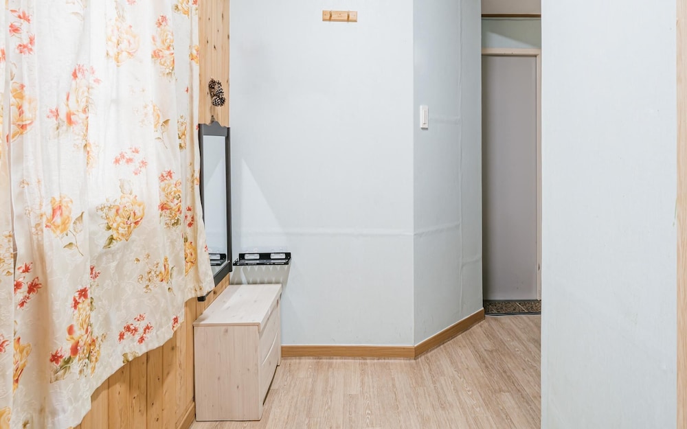 Jeju Gogung Pension-type Guest House view 3