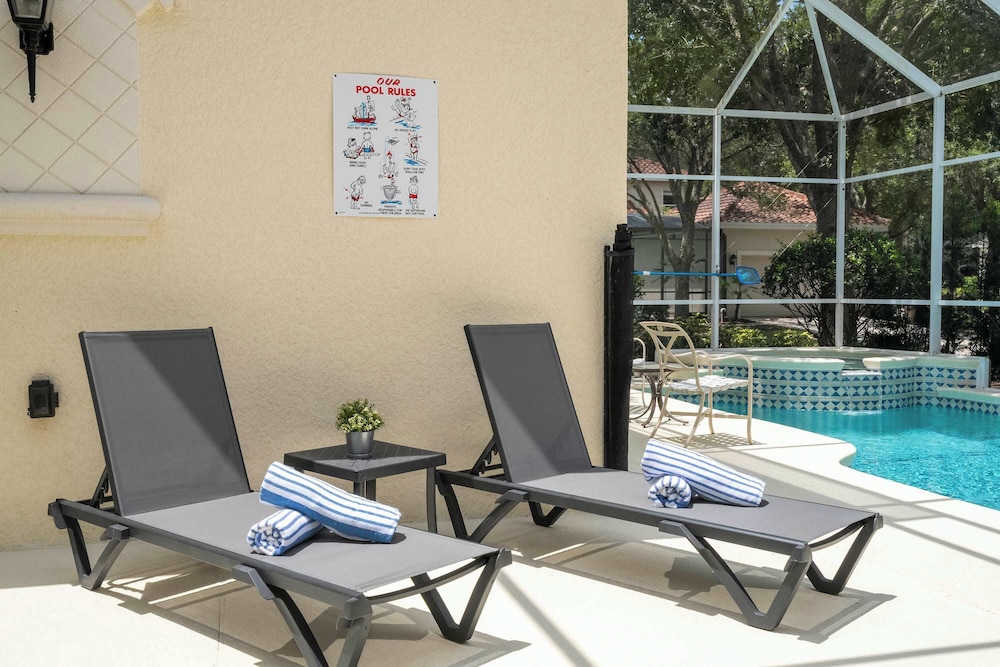 Family Villa w Pool Spa Game Room Near Disney