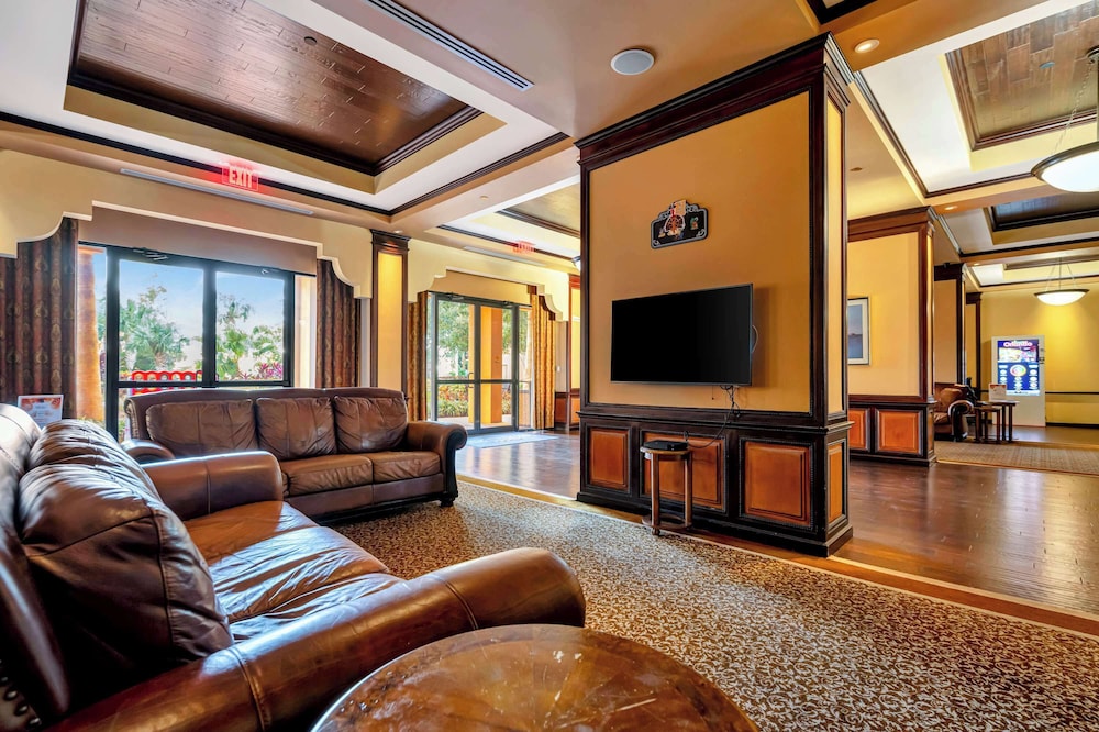 2BR Fireworks View With Pool Spa 5 Minutes to Disney