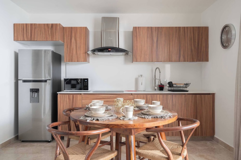 Beautiful and Comfortable, 1 Bedroom! The Best in Zama!