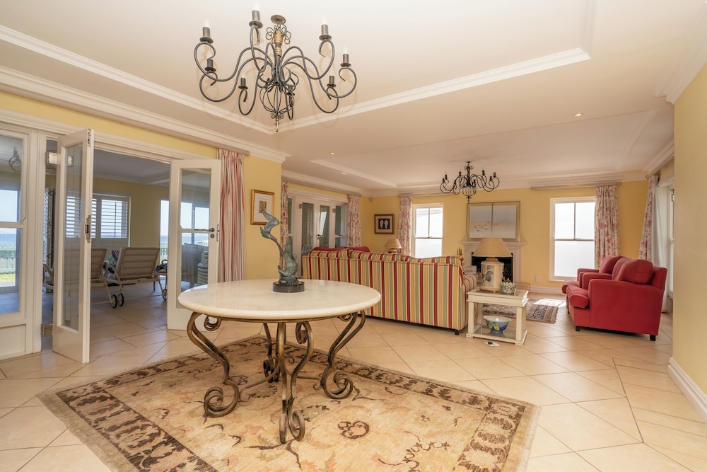 Charming Langebaan Holiday Home With Panoramic Views