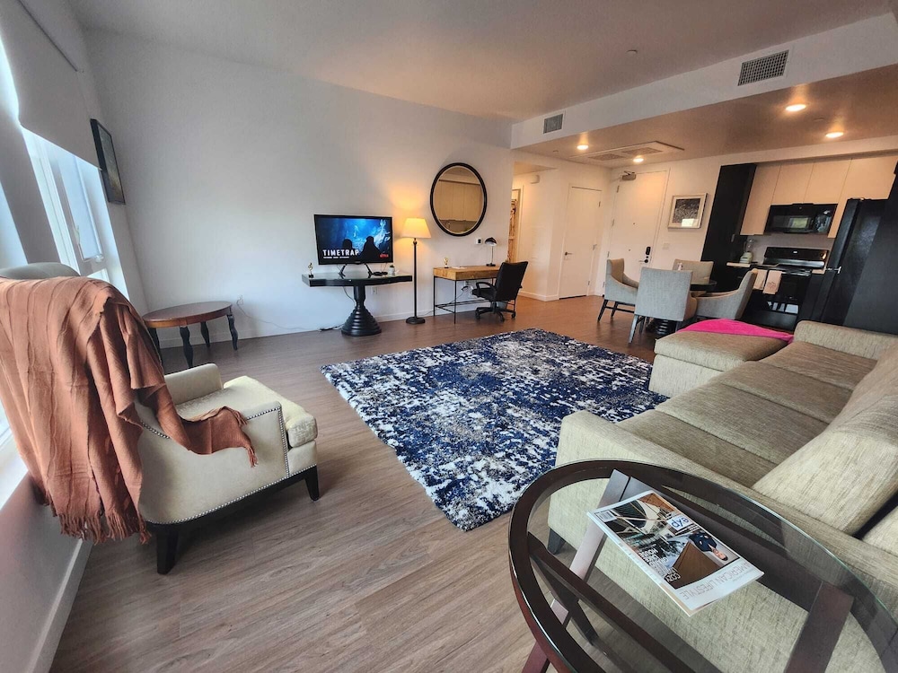 Premier Apts in Vibrant Downtown LA