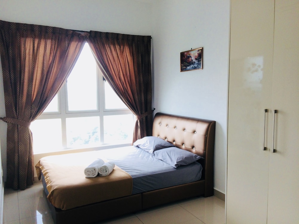 City Living with Panoramic Sea Views at Danga Bay