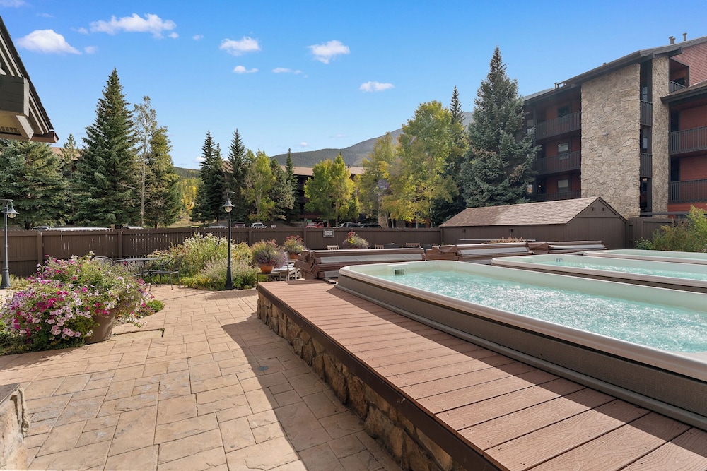 Mountain Side Condominiums 152, Building H