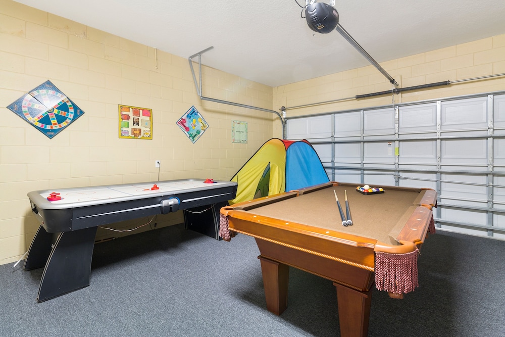 Pineapple Palms by VillaDirect - Image 2