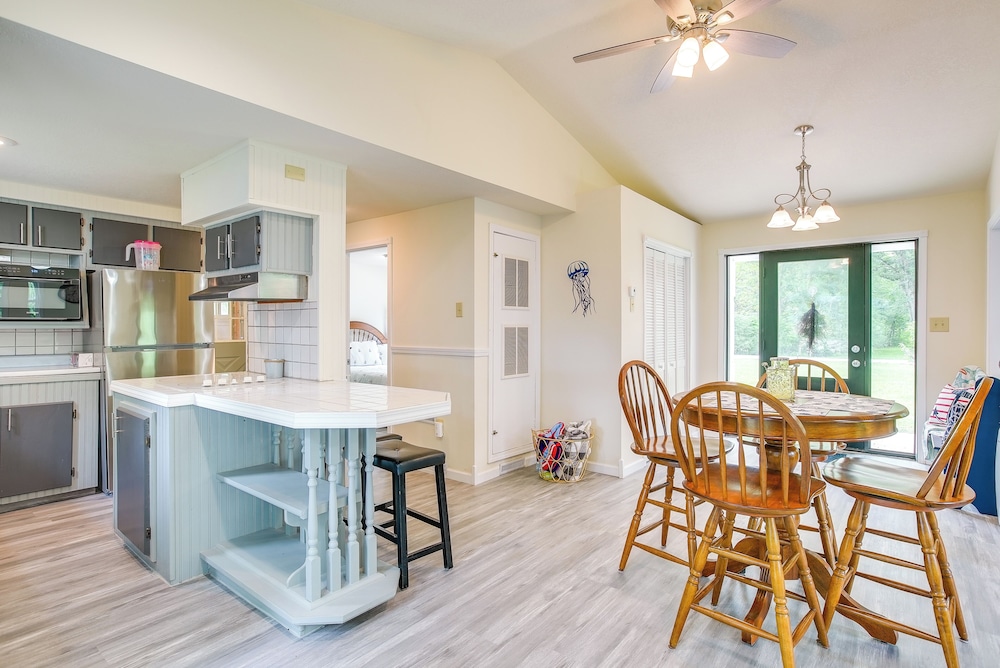 Grand Lake Getaway w/ Boat Dock in St Marys!