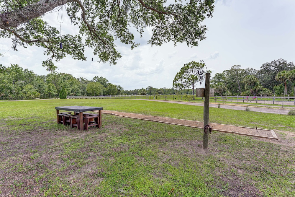 Farmhouse Hideaway w/ Covered Patio in Kissimmee