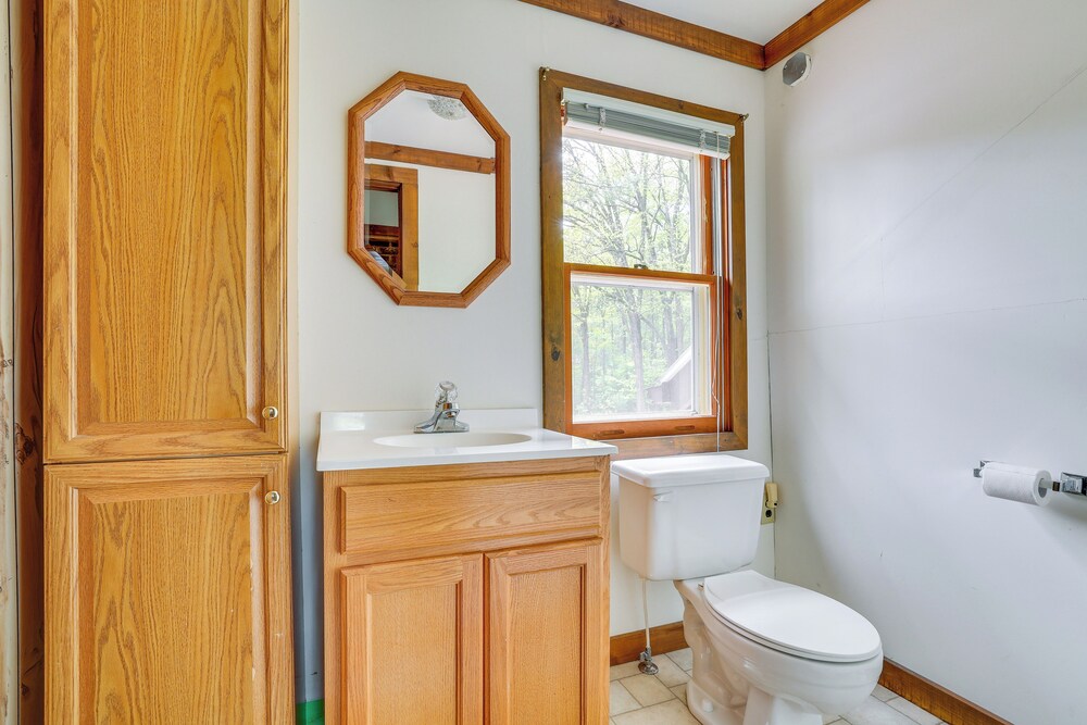 Hatfield Family Home on Lake Arbutus: Boat & Hike
