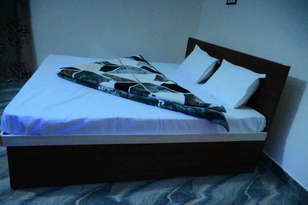 Shraddha Guest House
