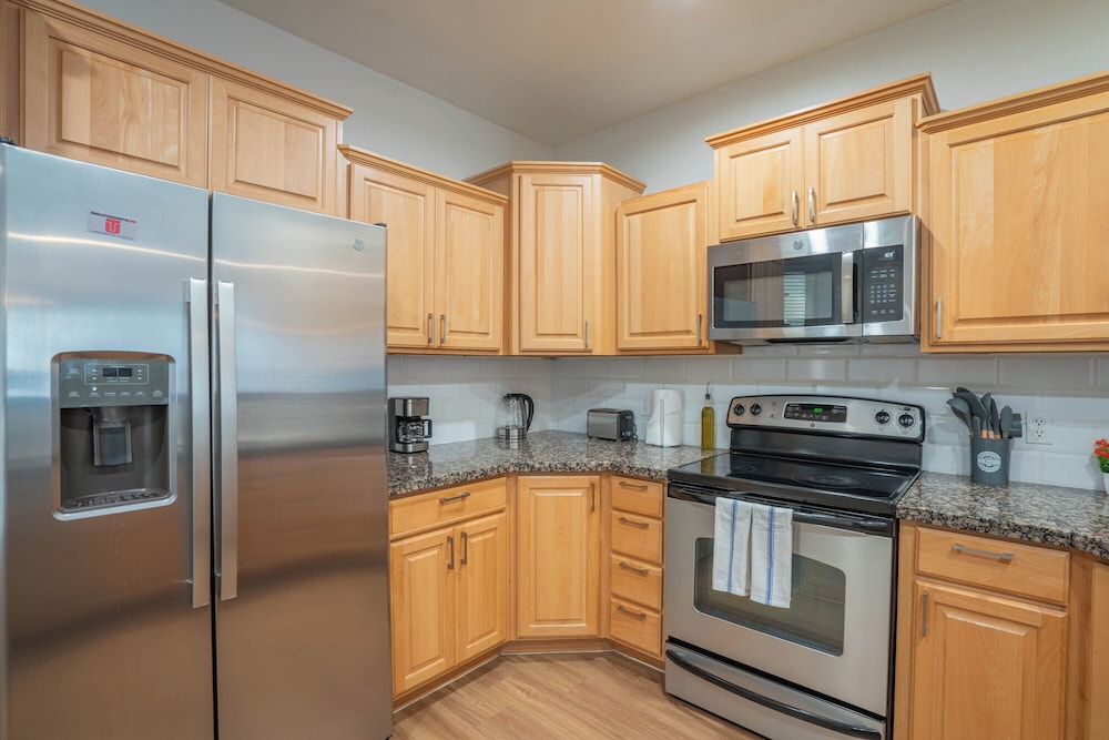 ROVE LIVING/KL - The Fredrick Tempe