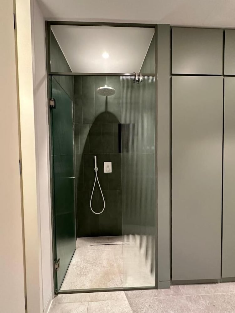 Suite No1