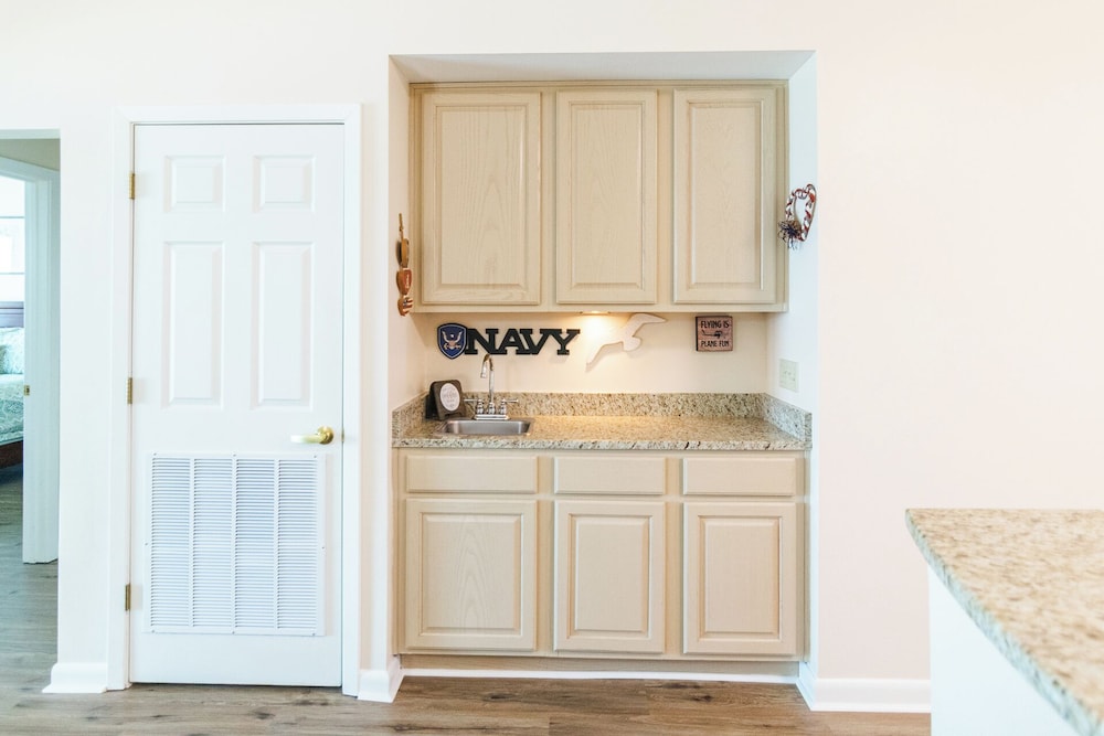 Beachview Condo in Legacy Tower 1 -603 - Fully Furnished 3 Bedroom 2 Bathroom