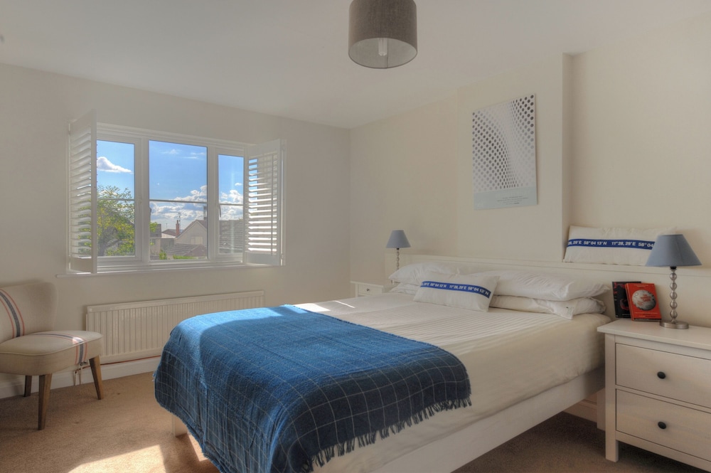 2 Studley Gardens