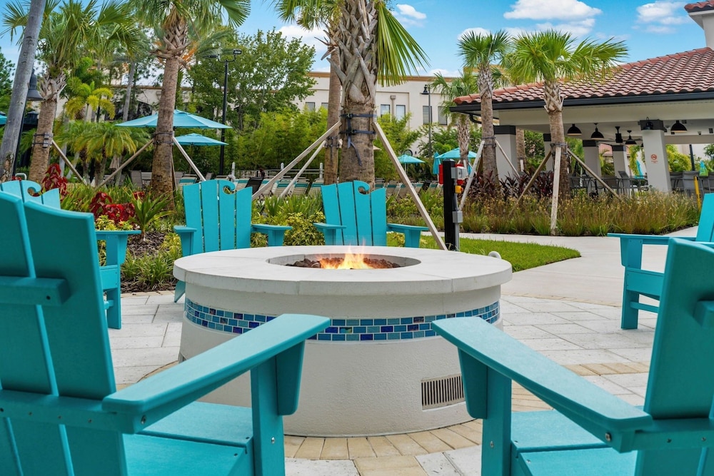 Vero`s Gem Deluxe 3 Bedroom Condo by RedAwning