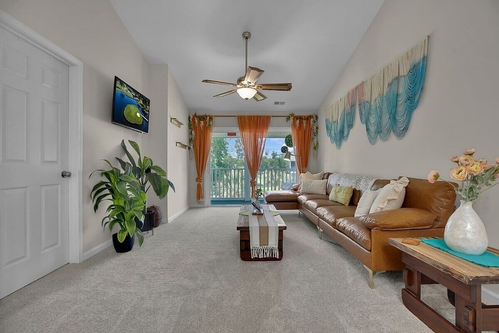 River Oaks 30h 2 Bedroom Condo
