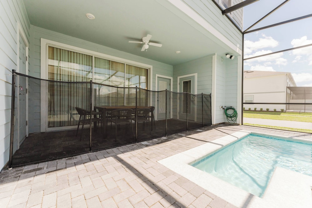 Family 5BR Windsor Island Princess Toy Story Rooms