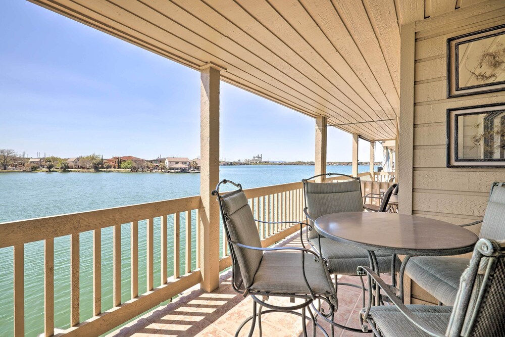 Waterfront Condo With Balcony Dock Access - Property Image 7