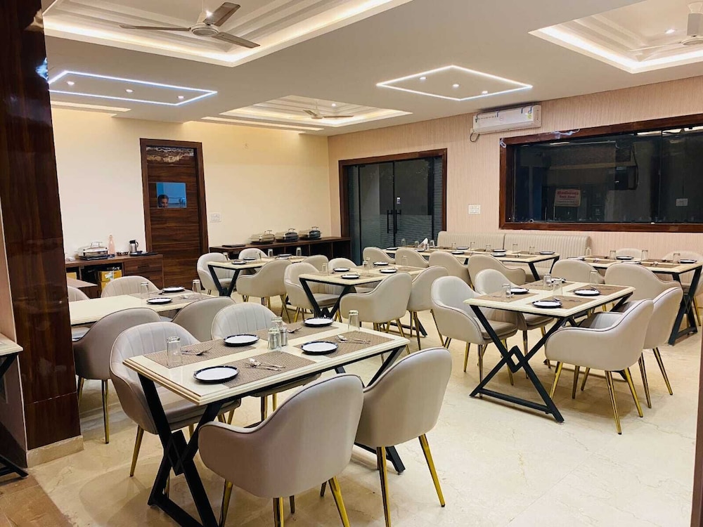 Hotel Mango Tree, Vrindavan