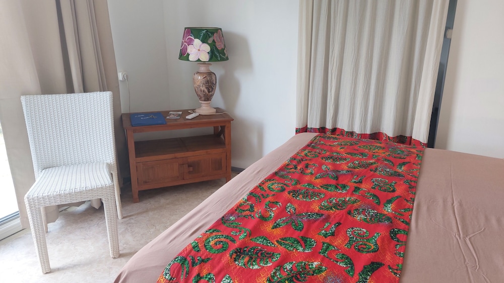 Te Ava Piti Lodge
