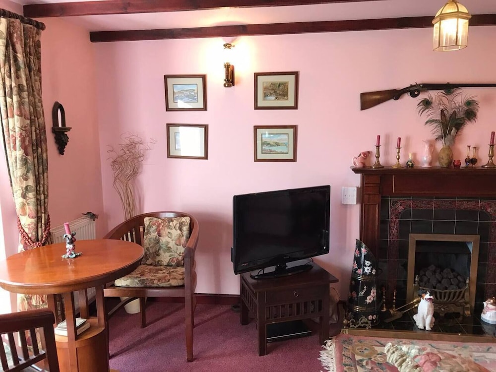 Converted Stone Barn -20 Acres - Farm Animals! view 5