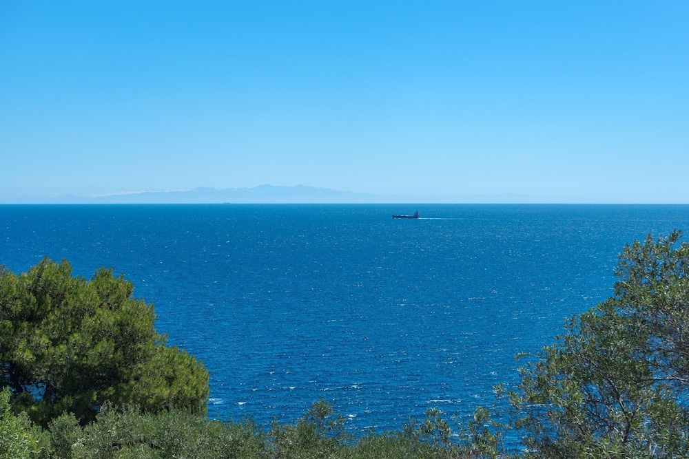 Villetta Sulvia - Alloggio Alaterno con Terrazza Vista Mare