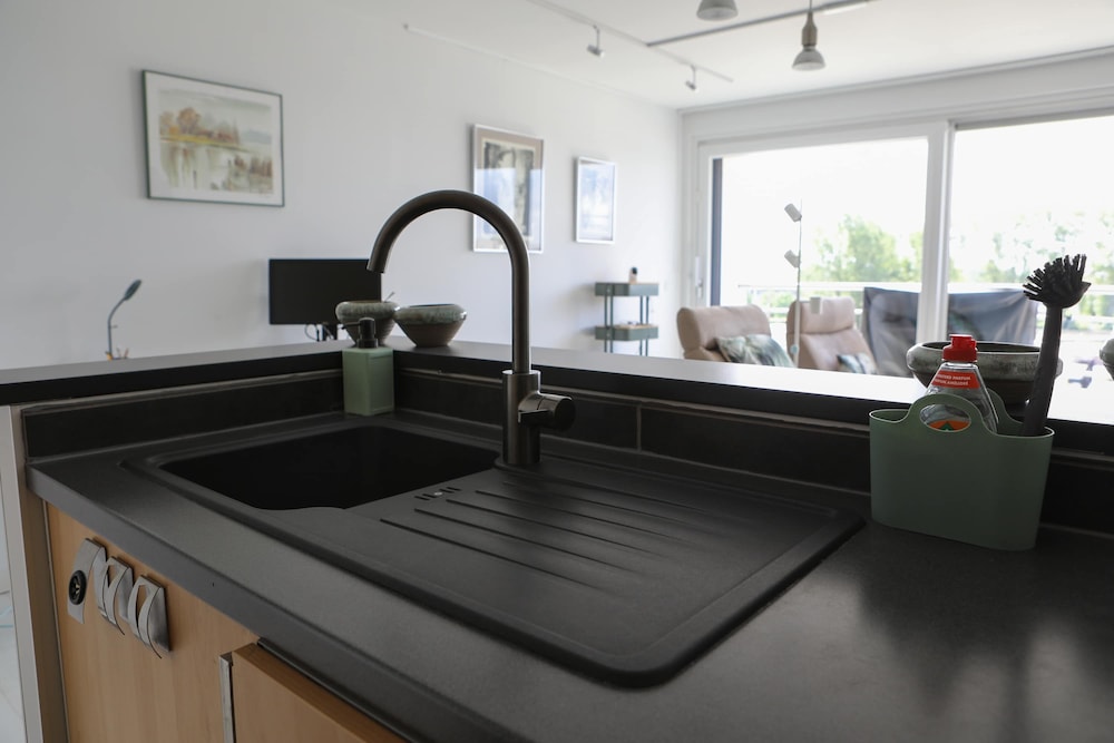 Harbour View Stay - Stylish Apartment With Stunning Views in the Marina of Zeebrugge
