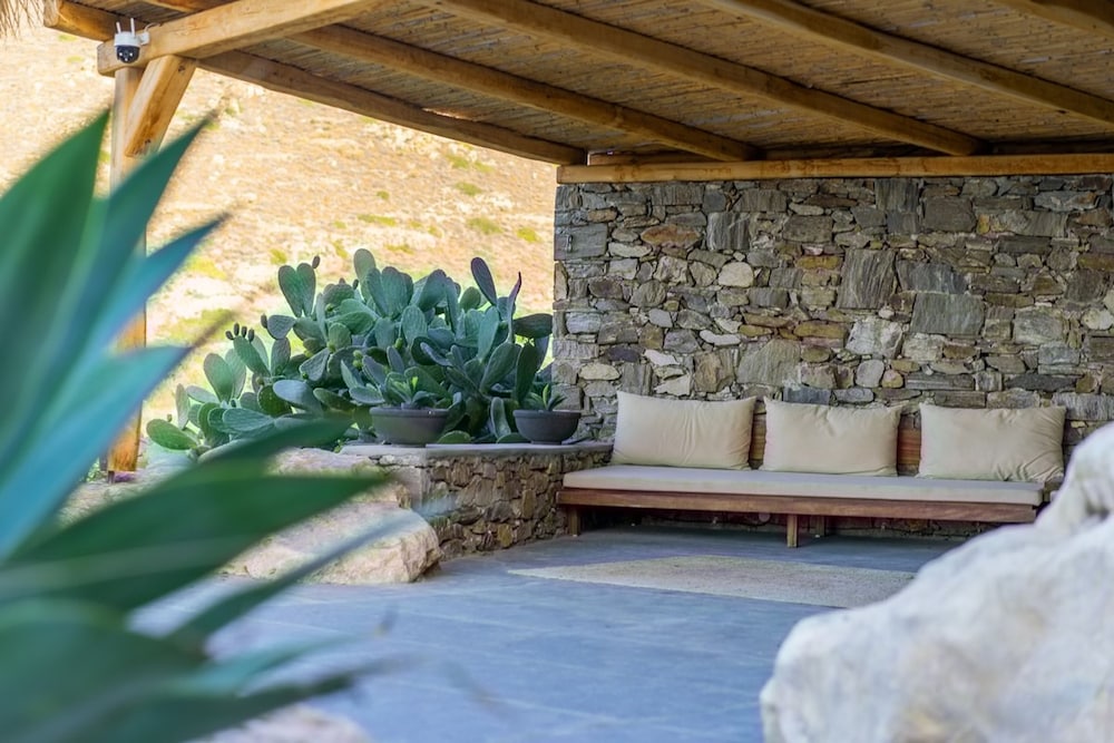 Luxury Villa Delphinus - Allparos Villas