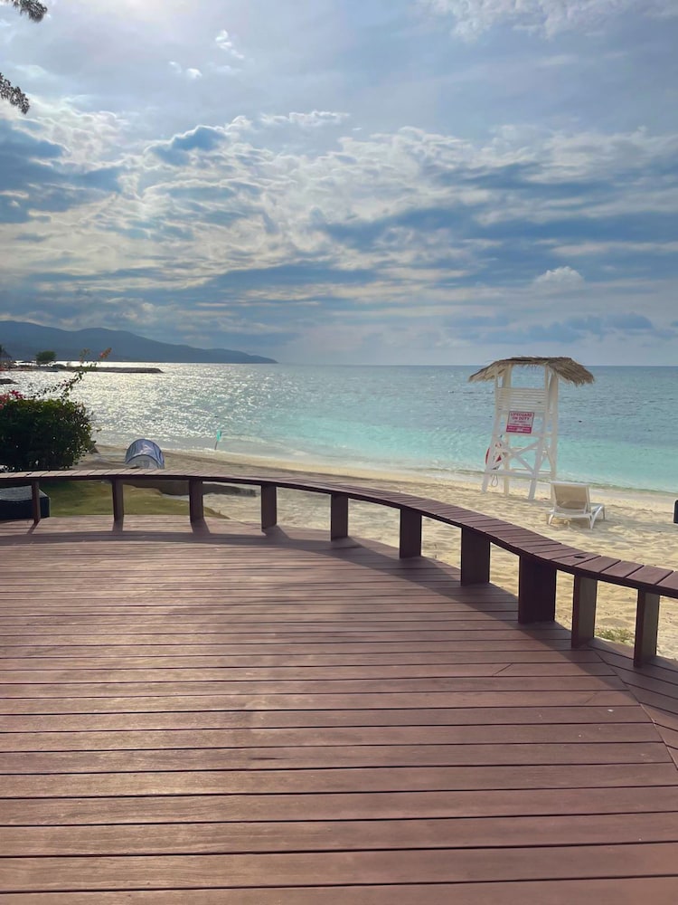 Luxury Oceanfront Residence Condo at Soleil Residences