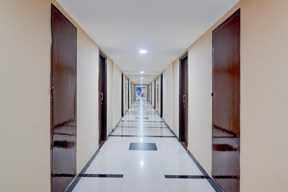 Super Townhouse Koyambedu Royal Plaza