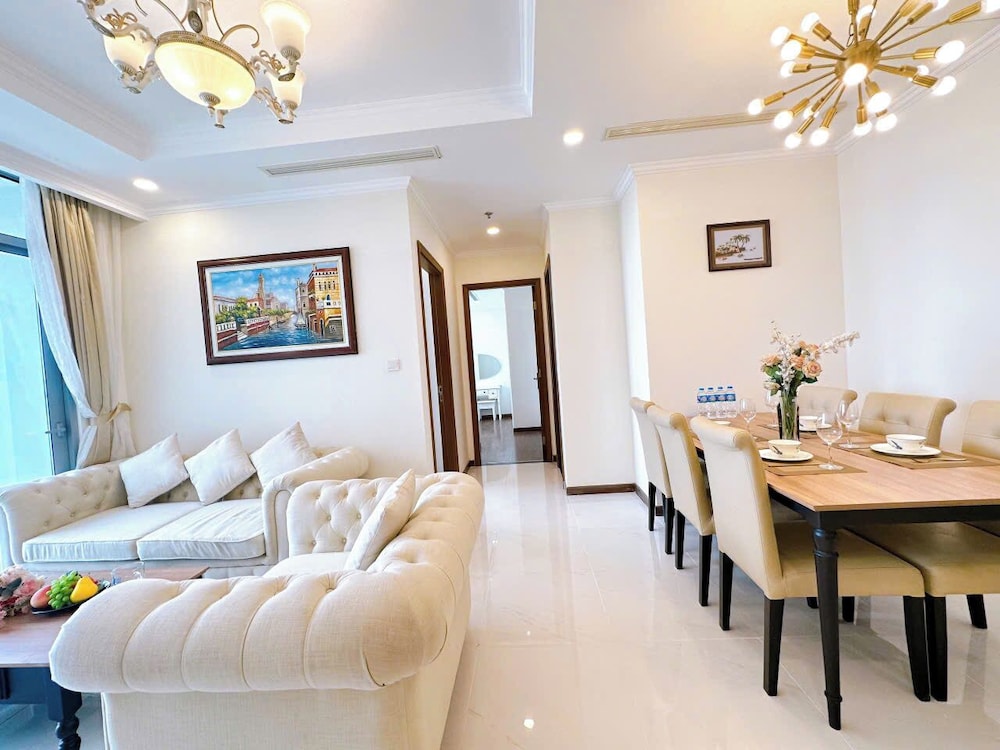 The Aquamarine Landmark Suites - Poolside Access at L4B