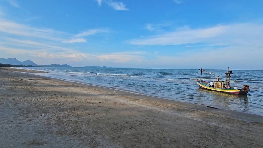 The Green Beach Resort