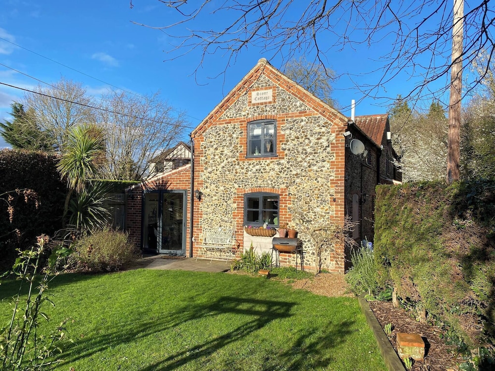 Stone Cottage Norfolk , Lovely Family Cottage
